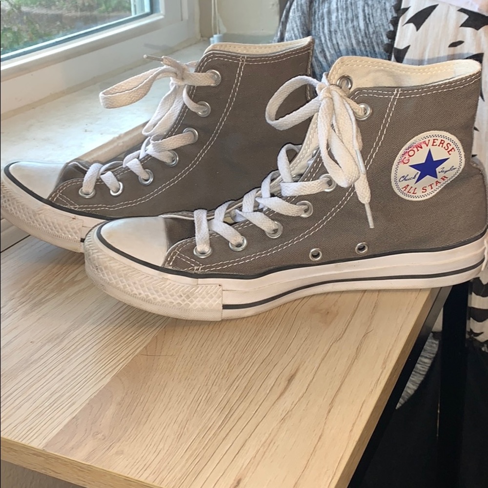SZ 7 High Top Grey Converse!